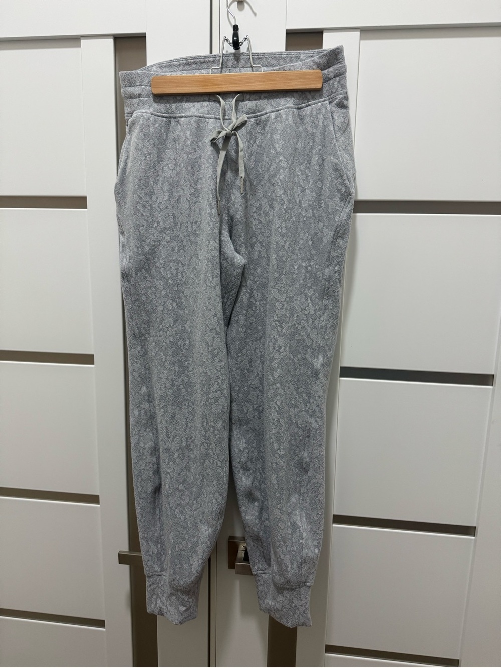 Lululemon Sweatpants – Gray Textured – Comfy Fit - Worn Twice